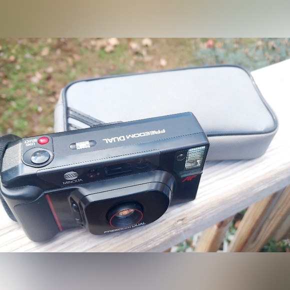 Minolta Other - Vintage Minolta Freedom Dual AF 35mm Point & Shoot Camera With Case